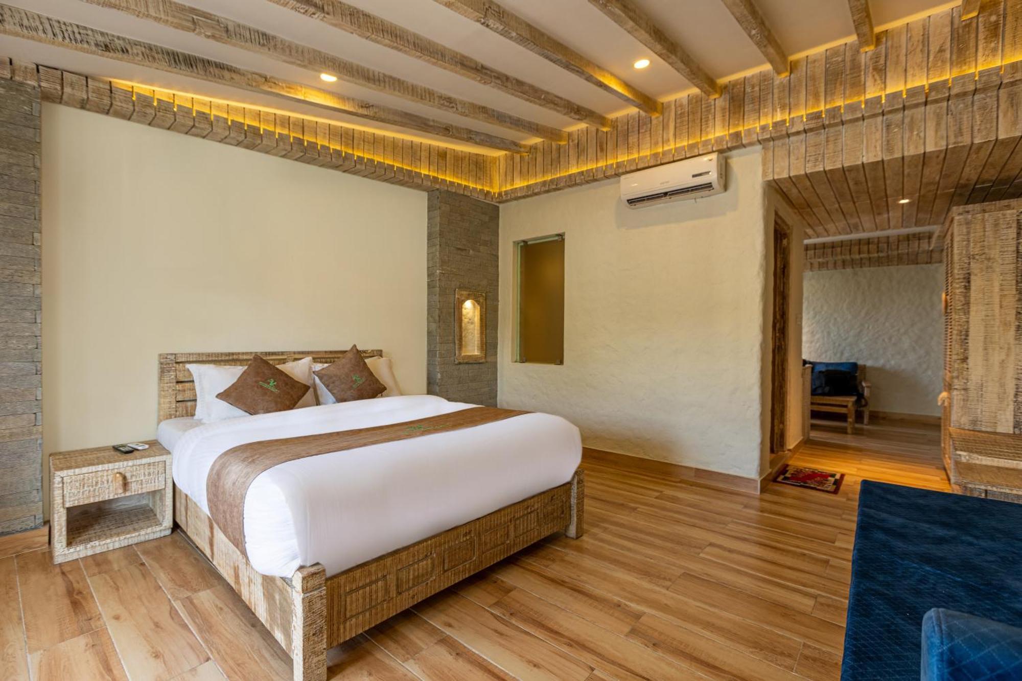 Kuti Resort & Spa Покхара Экстерьер фото